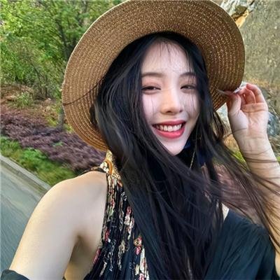 黑衣女孩